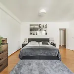 Feelhome-Karmeliterviertel-6 Gaeste-Wifi-Smart Tv